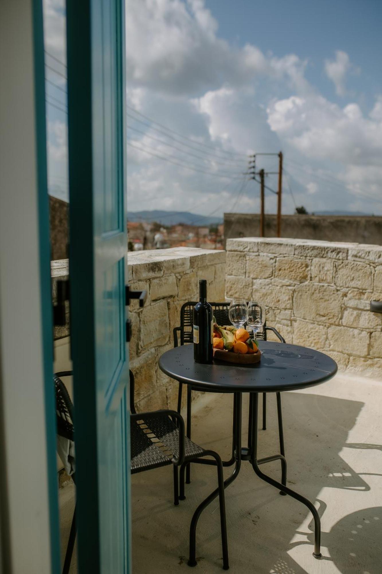 Smaragda'S Guest Rooms Limassol Luaran gambar