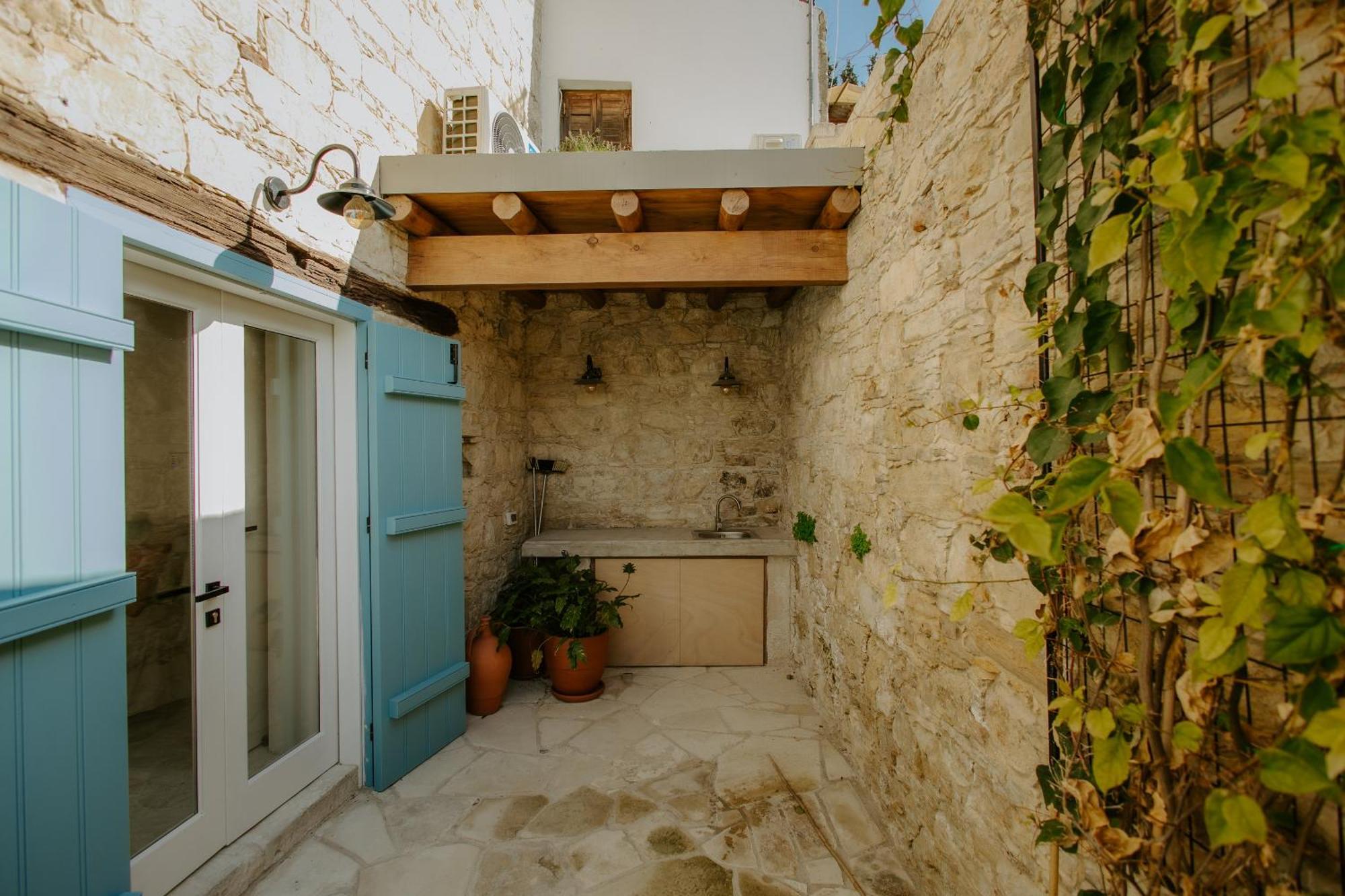 Smaragda'S Guest Rooms Limassol Luaran gambar